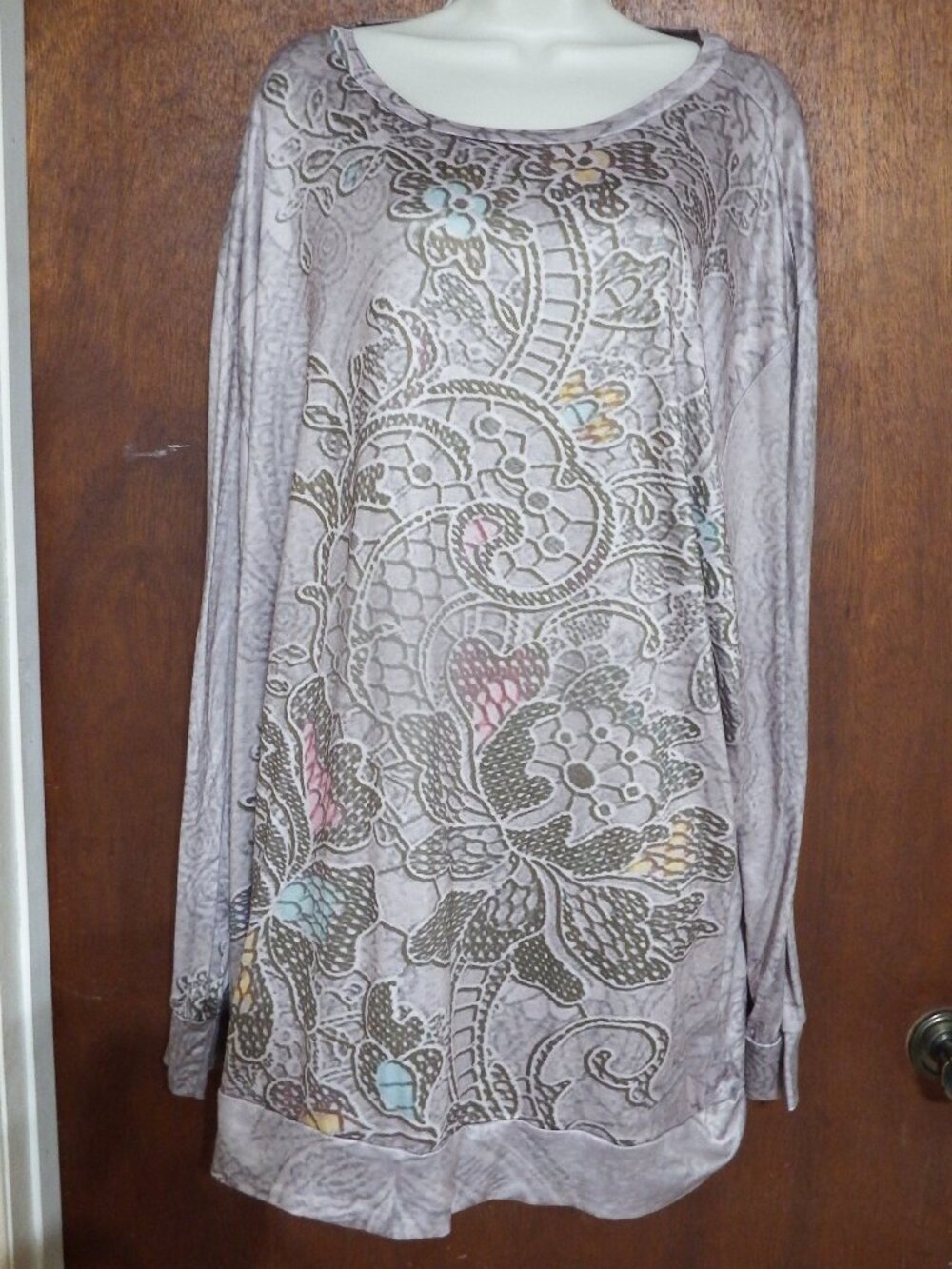 Women's colorful pullover top, Size 5XL